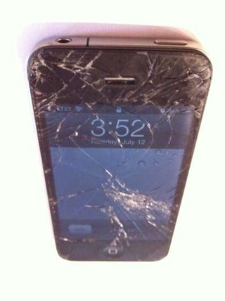 Illustration for article titled The Gizmodo vs. Deadspin iPhone Repair Contest: And The Winner Is...